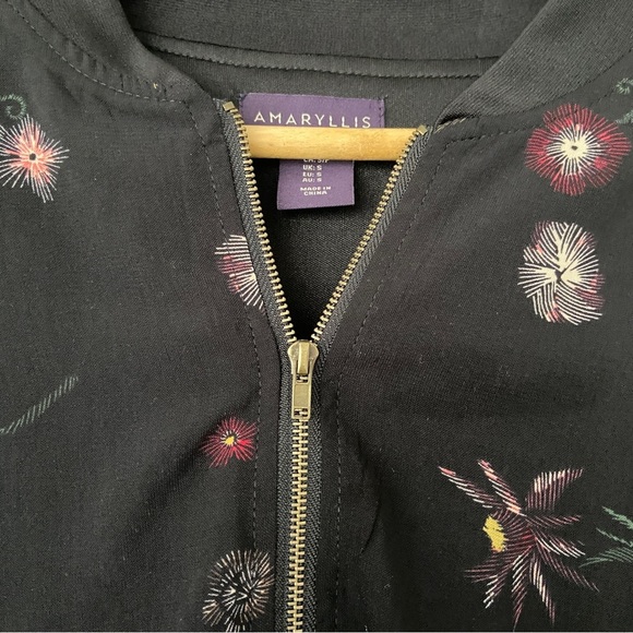 AMARYLLIS BLACK/FLORAL LIGHTWEIGHT BOMBER STYLE JACKET WITH GOLD ZIPPER, SMALL - Picture 10 of 11